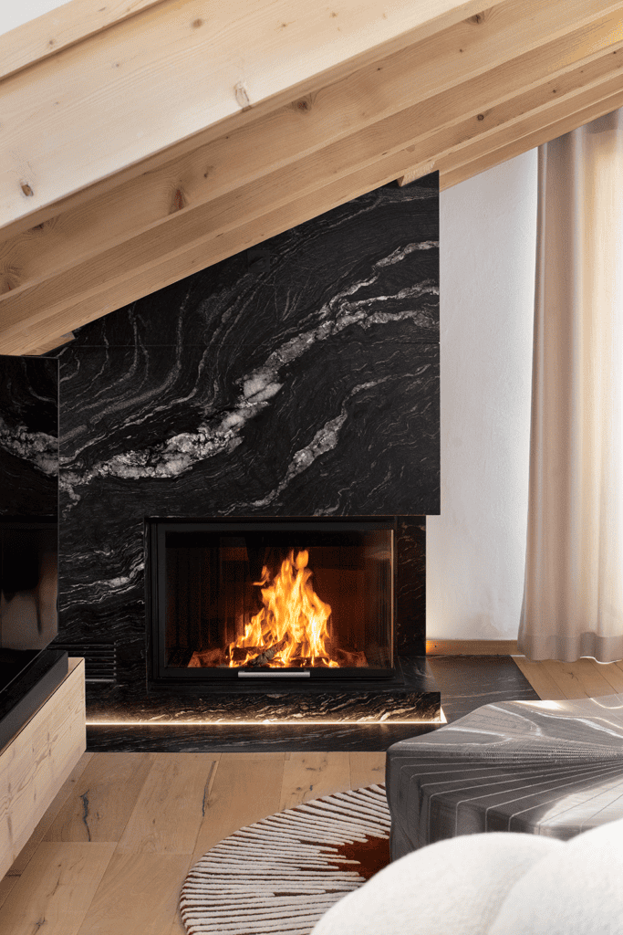 Cheminée contemporaine en Quartzite Belvédere Amber